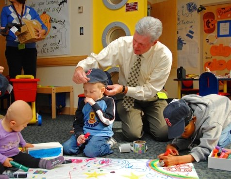 Jimmy Fund chairman Mike Andrews at the Jimmy Fund Clinic with patients