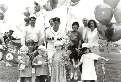 Dana-Farber pediatrics patients with a Red Sox player